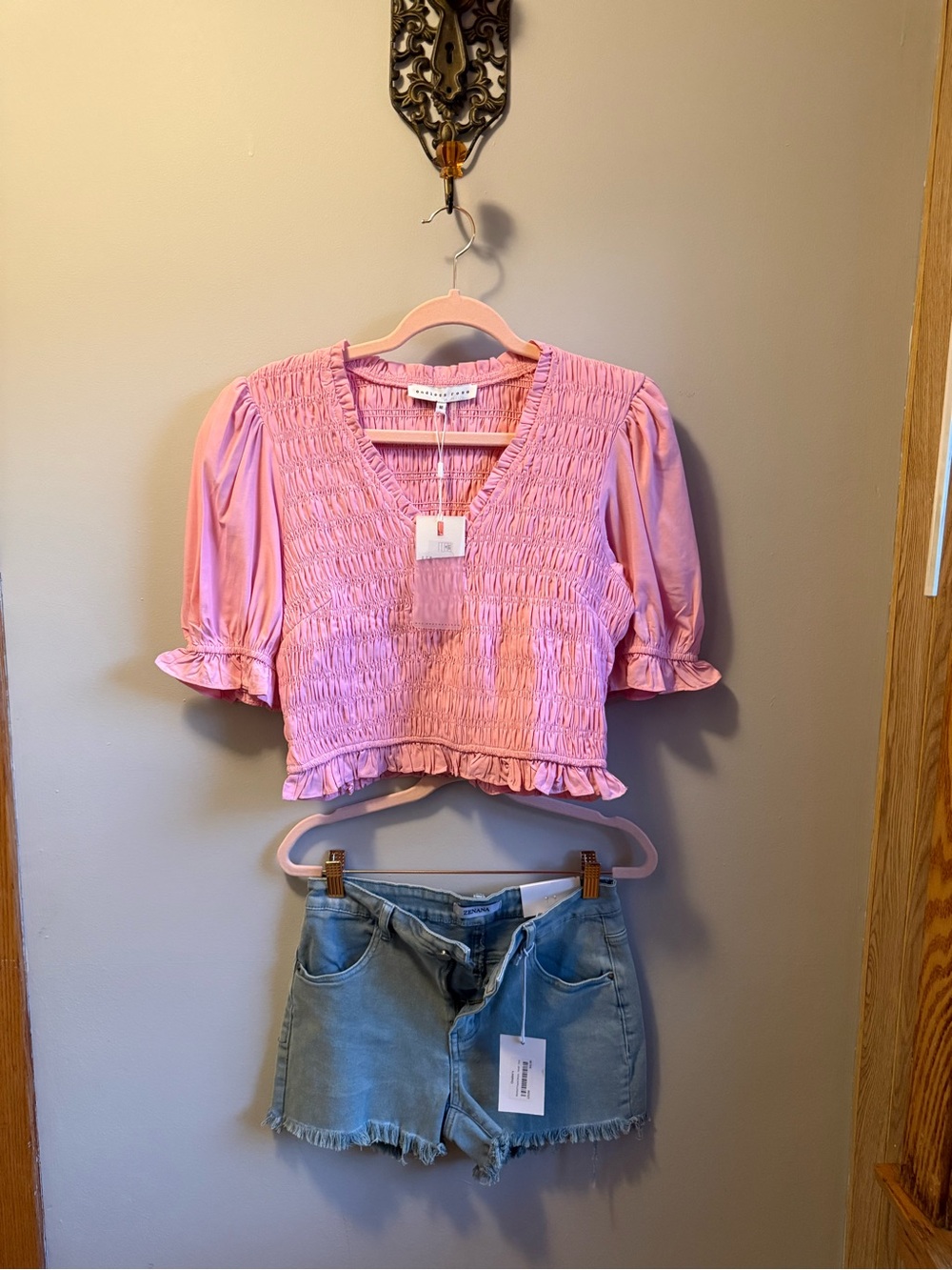 Zenana Outfitters Teal Blue Green Denim Frayed Hem Shorts NWT - Picture 9 of 9